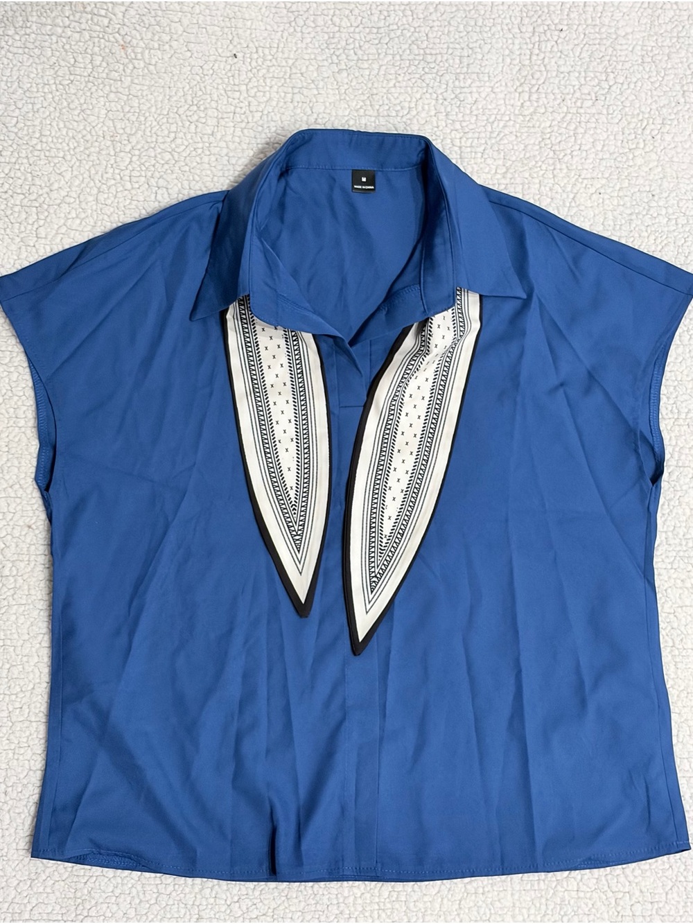 SHEIN Blue Short Sleeve Blouse with White Printed Neck Scarf Detail